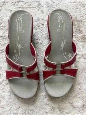 Merrell Women’s Red and Gray Slide Sandals